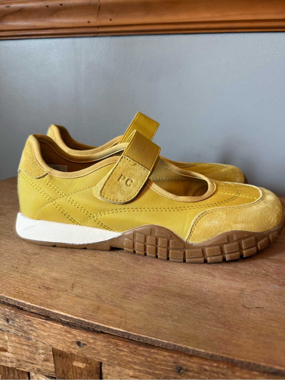 Project Cloud Donna Yellow Suede Mary Jane Comfort Sneakers 7.5
